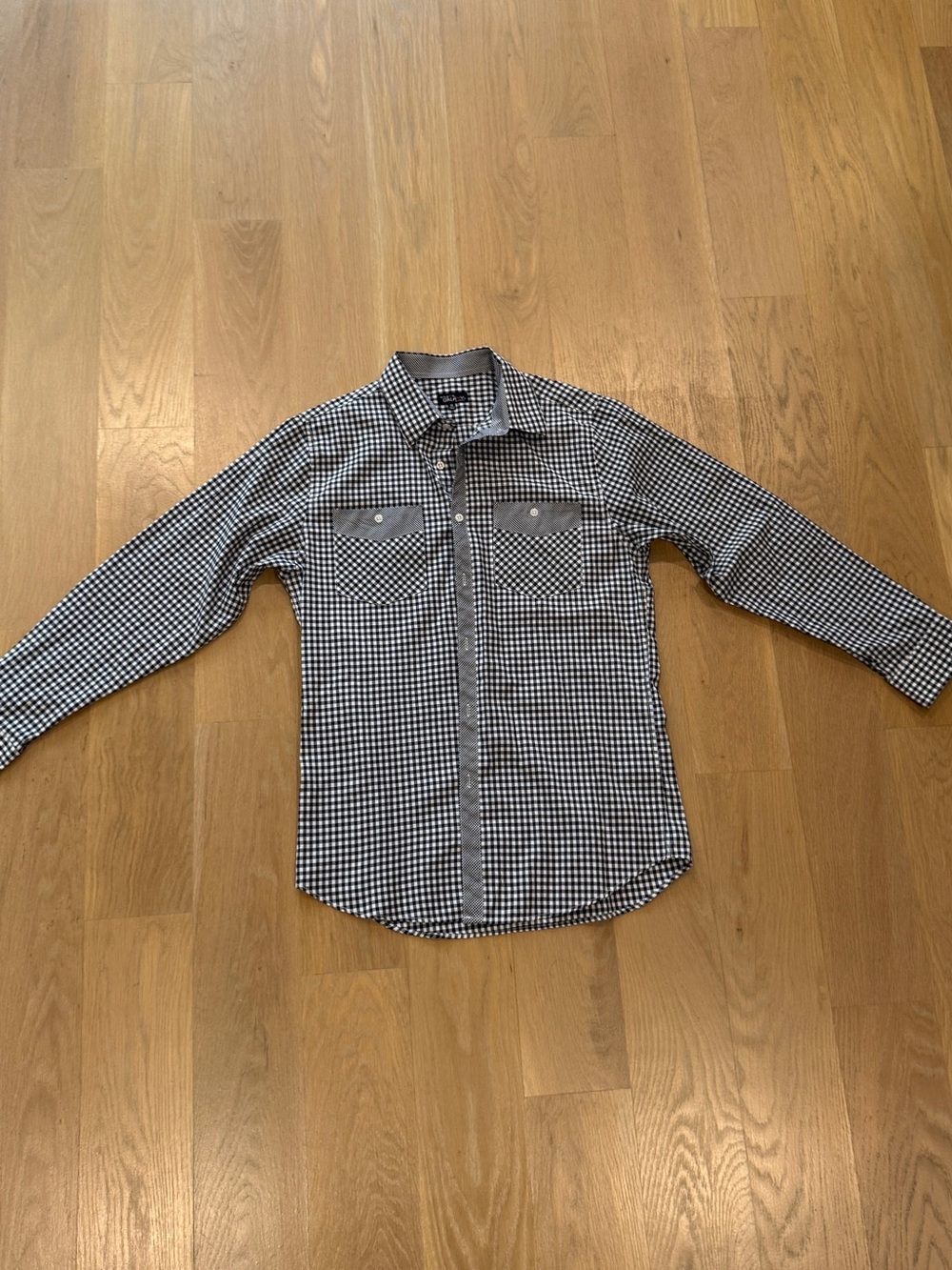 Galaxy By Harvic Black and White Gingham Button-Down Shirt